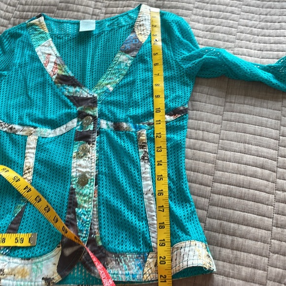 Italian buttoned meshed top - Picture 8 of 11